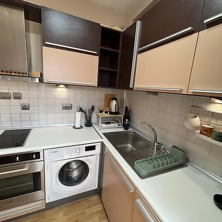 Sunwave 2 Bedrooms Center Apartment *
